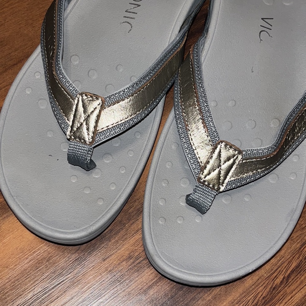 Vionic Metallic Sandals - Picture 3 of 6